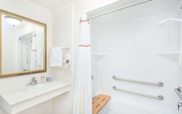 Hawthorn Extended Stay by Wyndham Panama City Beach