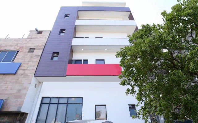 The Cozy Inn by OYO Rooms
