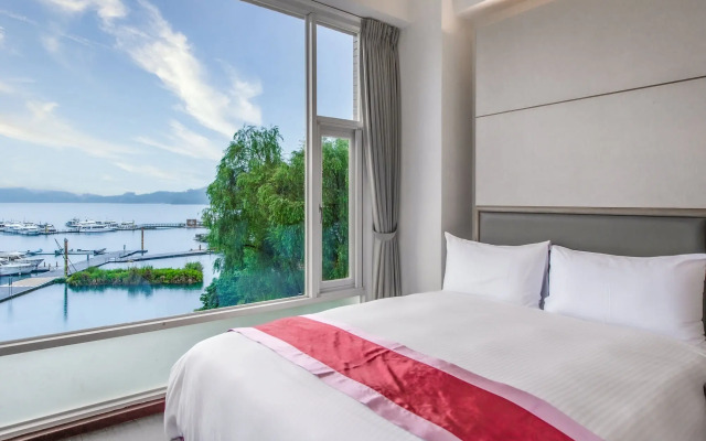 Shui Yang Lakeview House with Elevator