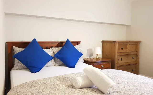 The Cumberland Townhouse Apartment