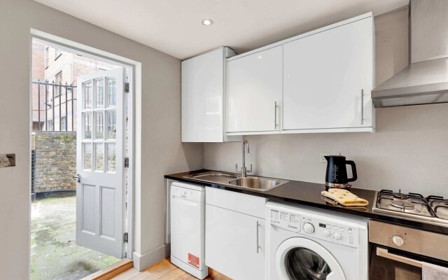Cosy Urban Retreat