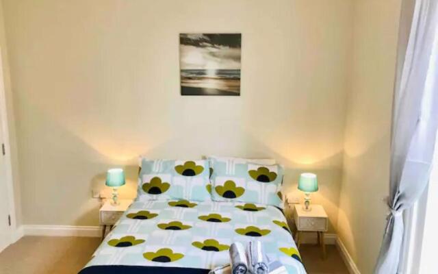 St Margarets Modern Georgian 2 bedroom apartment