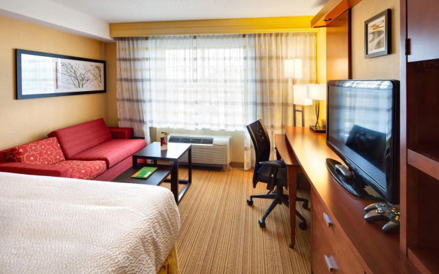 Courtyard by Marriott London