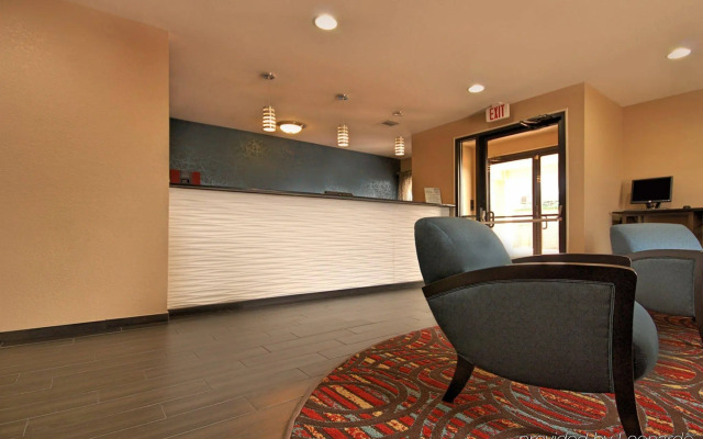 Best Western Cedar Inn