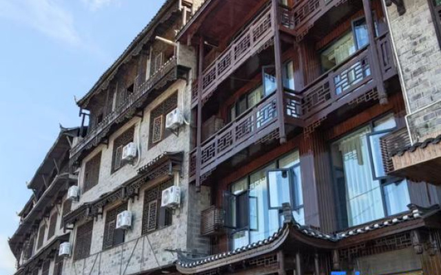 Louyuan Homestay (Border City Chatong Scenic Area)
