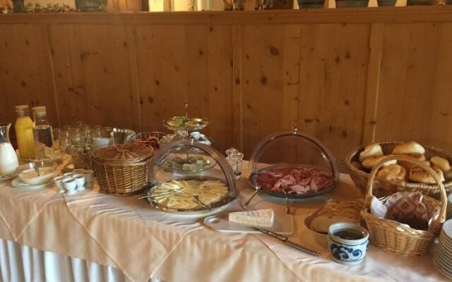 Sweet Cherry Boutique & Guesthouse Tyrol