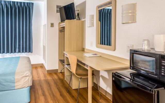 Motel 6 Lincoln City, OR