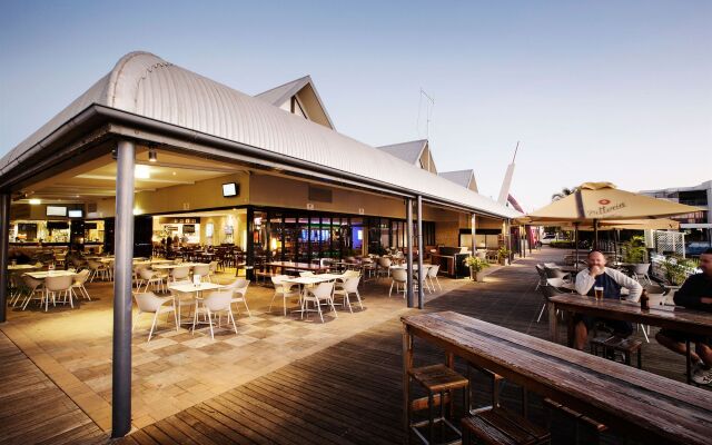 Nightcap at Kawana Waters Hotel