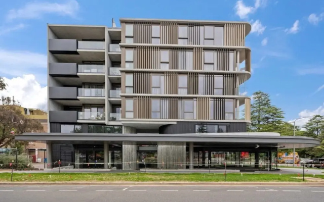 Convenient Braddon Studio With Parking