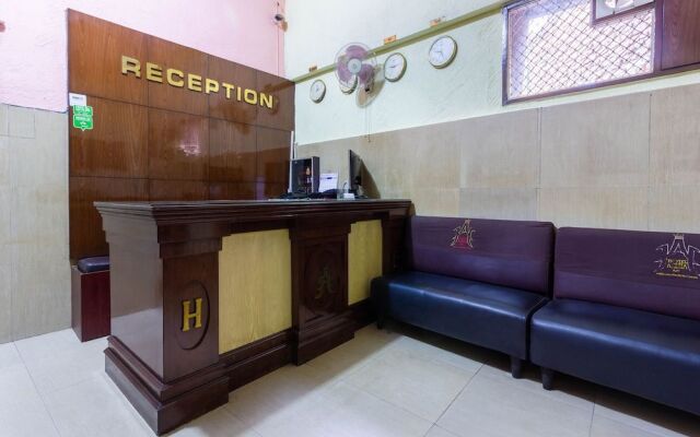 Spot On 46066 Hotel Azizia Residency