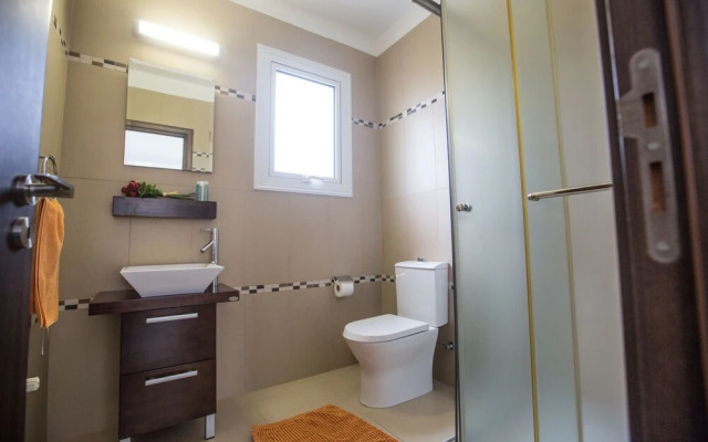 Villa Carmen,2 Minute Walk To Beach