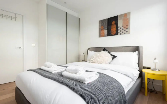 Platinum Apartment in Central Camden 9984
