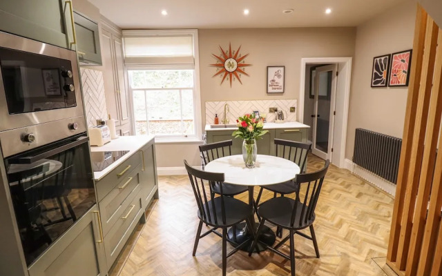 17 Union Road House