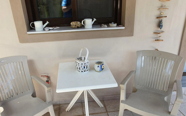 Apartment in Loutra Elenis With Garden