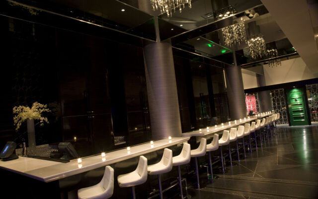 W Minneapolis - The Foshay