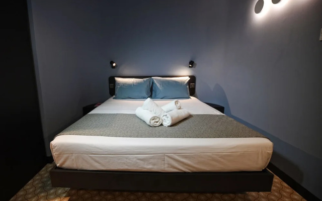 Victoria by Petit Chic