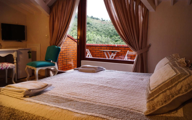 Aeneas Hotel