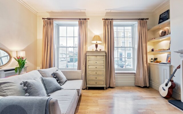 Lamont Street Apartment