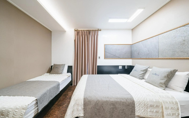 Hotel Major 2