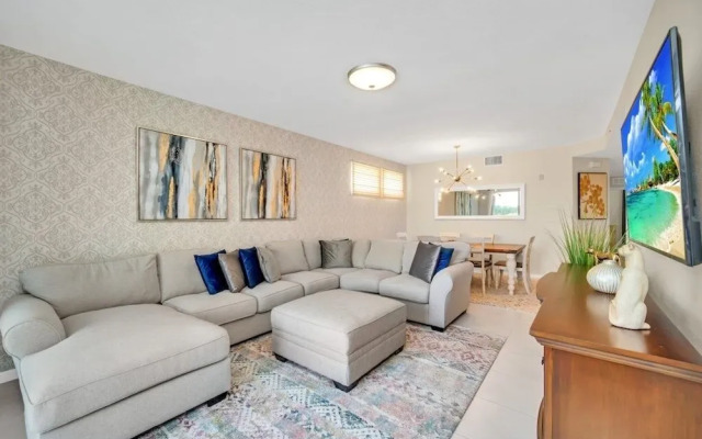 4741clock Unit208 3 Bedroom Townhouse