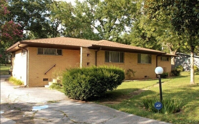 Spacious, Homey 2-bedroom in Chattanooga