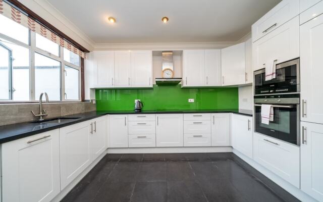 NEW Stunning 3 Bedroom House Centre Wembley