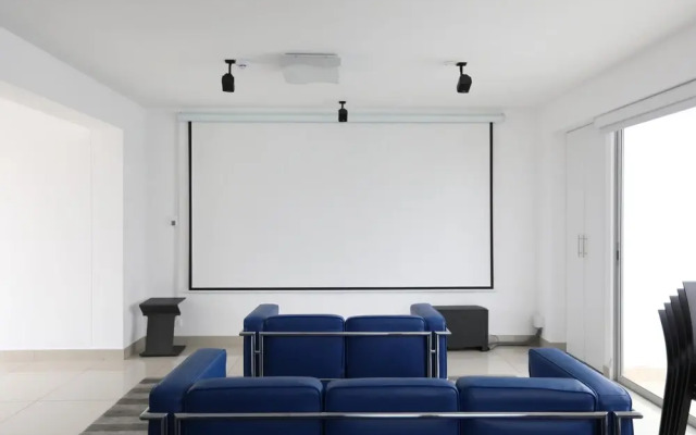 Oceanview 10th Floor Fam Apt W/ Great Common Areas