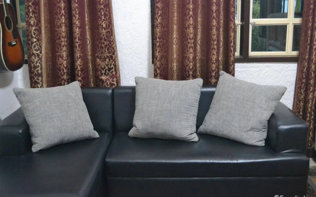 Dee GuestHouse