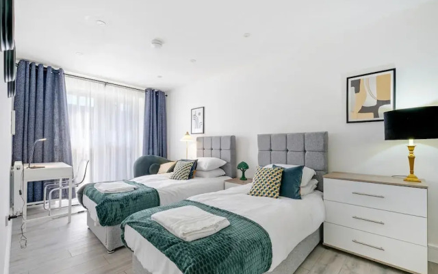 Luxury 1 & 2 bed Apartment free parking