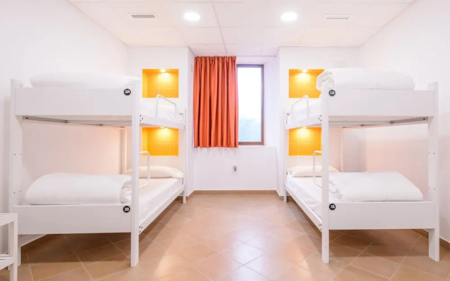 Benarrabá Hostel