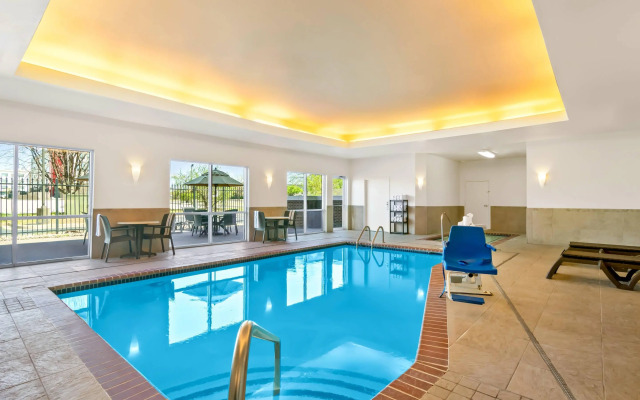 Comfort Suites Bentonville - Rogers