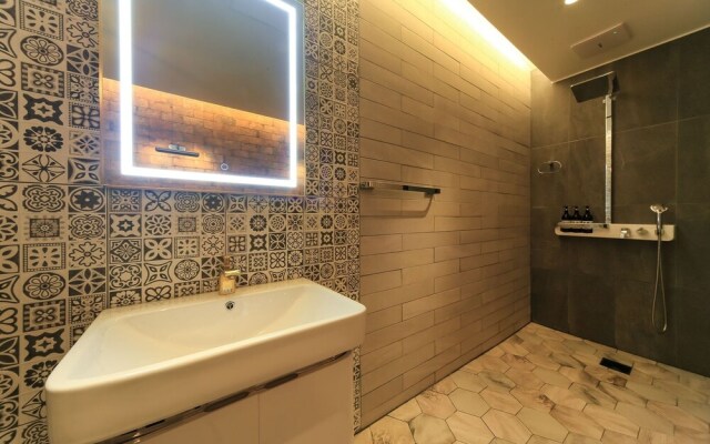 Ulsan Jinjangdong Samsungjang Hotel