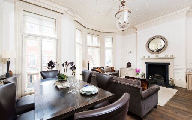 Luxury, Spacious 2BR Apartment in Mayfair