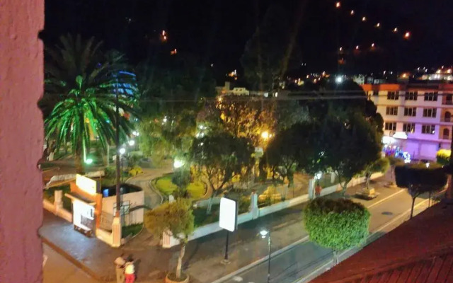 Erupcion Art Hotel & Hostel