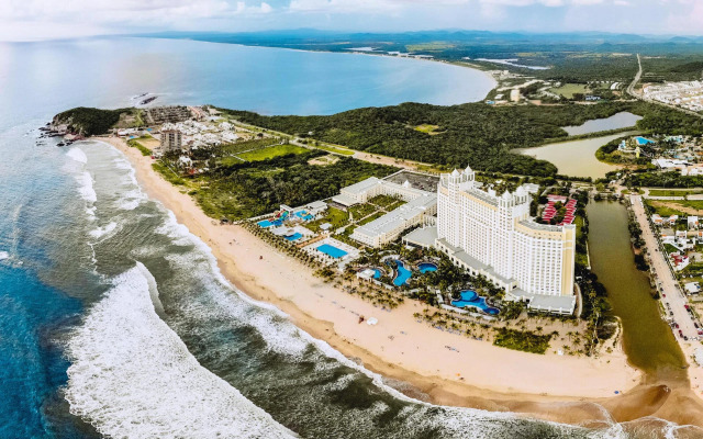 Hotel Riu Emerald Bay - All Inclusive