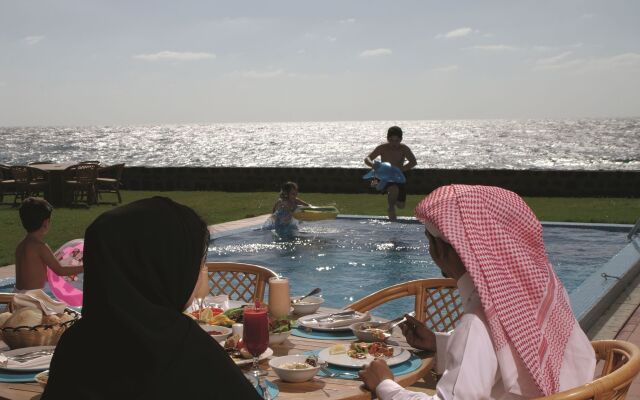 Al Nawras Island Resort