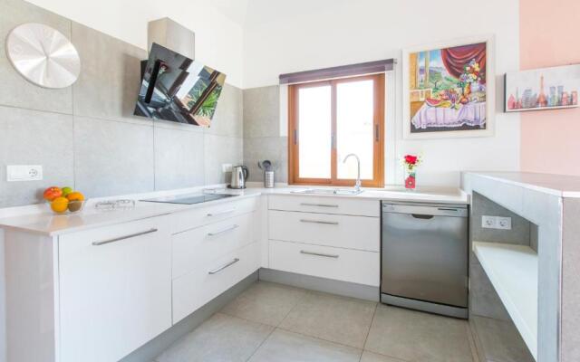Villa Bella Lucia 3. Piscina Climatizada, WiFi, BBQ.