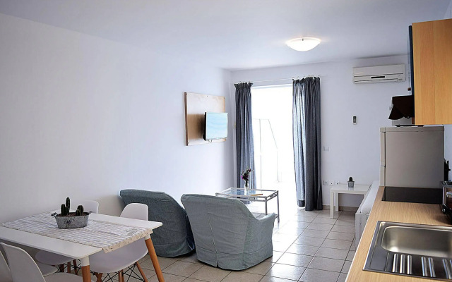 Meli Apartments & Villas