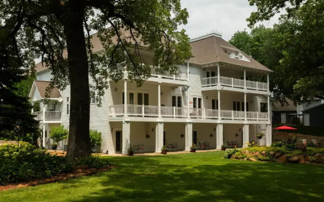 The Oakwood Inn – Adults Only