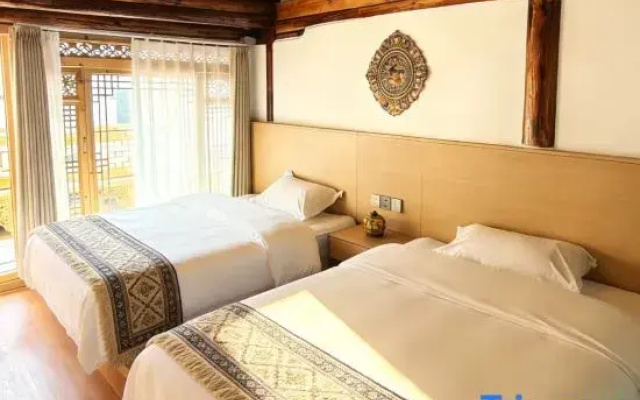Qiuyan Homestay (Dali Erhai Lake Most Beautiful One Kilometer)