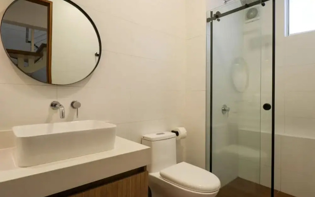 Elegant 3BR Duplex With Balcony in Miraflores
