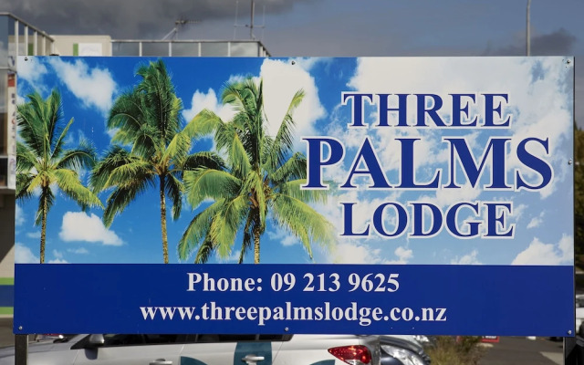 Three Palms Lodge