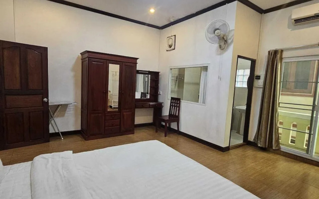 Ali Xayathit Apartment & Hotel