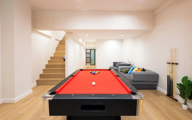 Luxury 5BR Poolhouse & Theater - 2mins to BTS