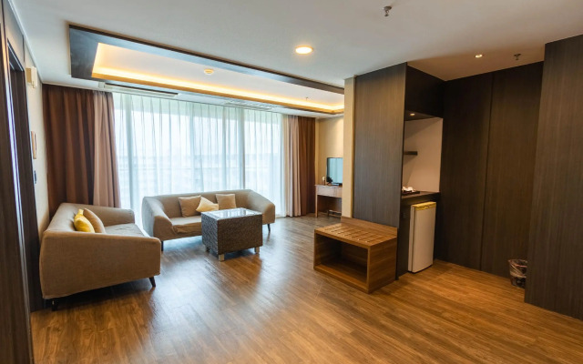 Xenia Hotel Clark - Multi Use Hotel