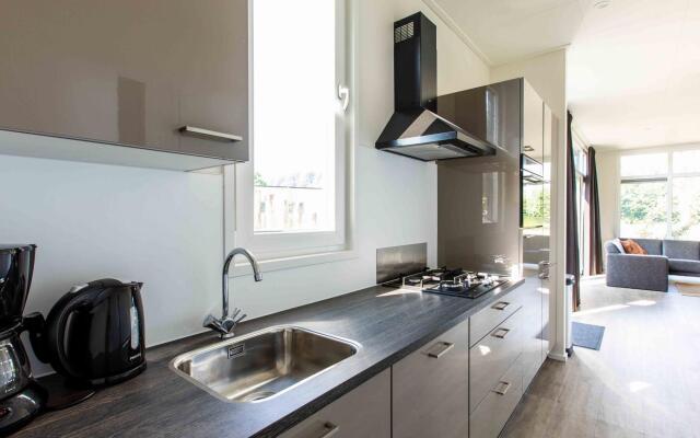 Luxurious Chalet with Outdoor Sauna, 5 Km. From Valkenburg
