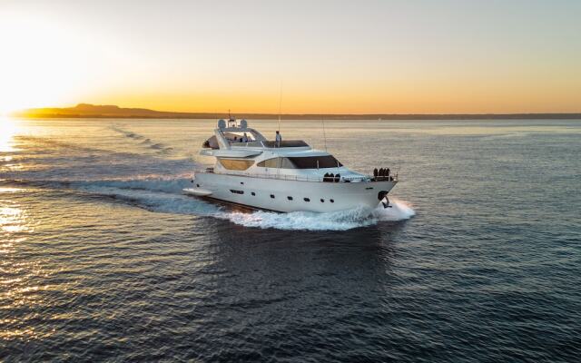 ESSOESS Boat - Five Star - Exclusive use
