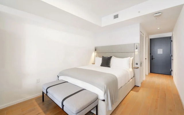 Luxury Studio Near from Bayfront Park