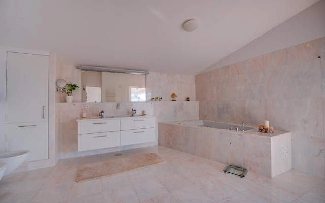 The Fantastic Beach House of Luz