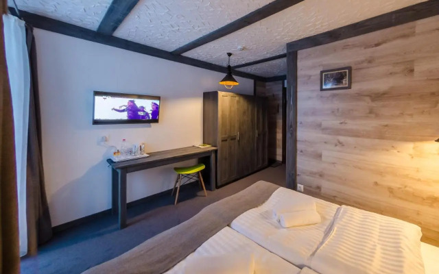 Chalet CrepDeChine Hotel